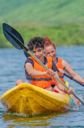 aventura en piragua, kayak o canoa en el embalse de Pinilla